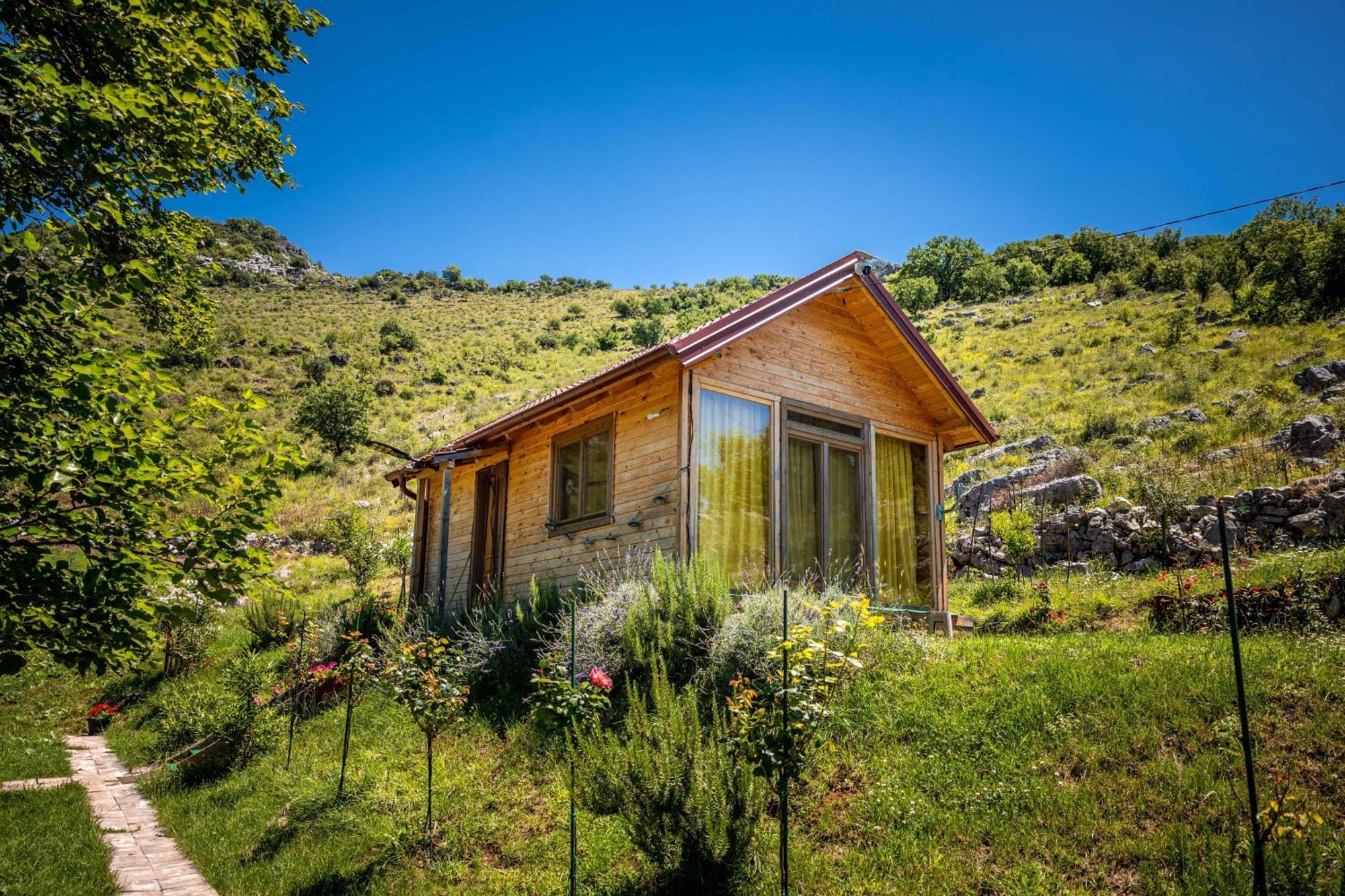 Boljesestre Lake Retreat Golubovci Экстерьер фото