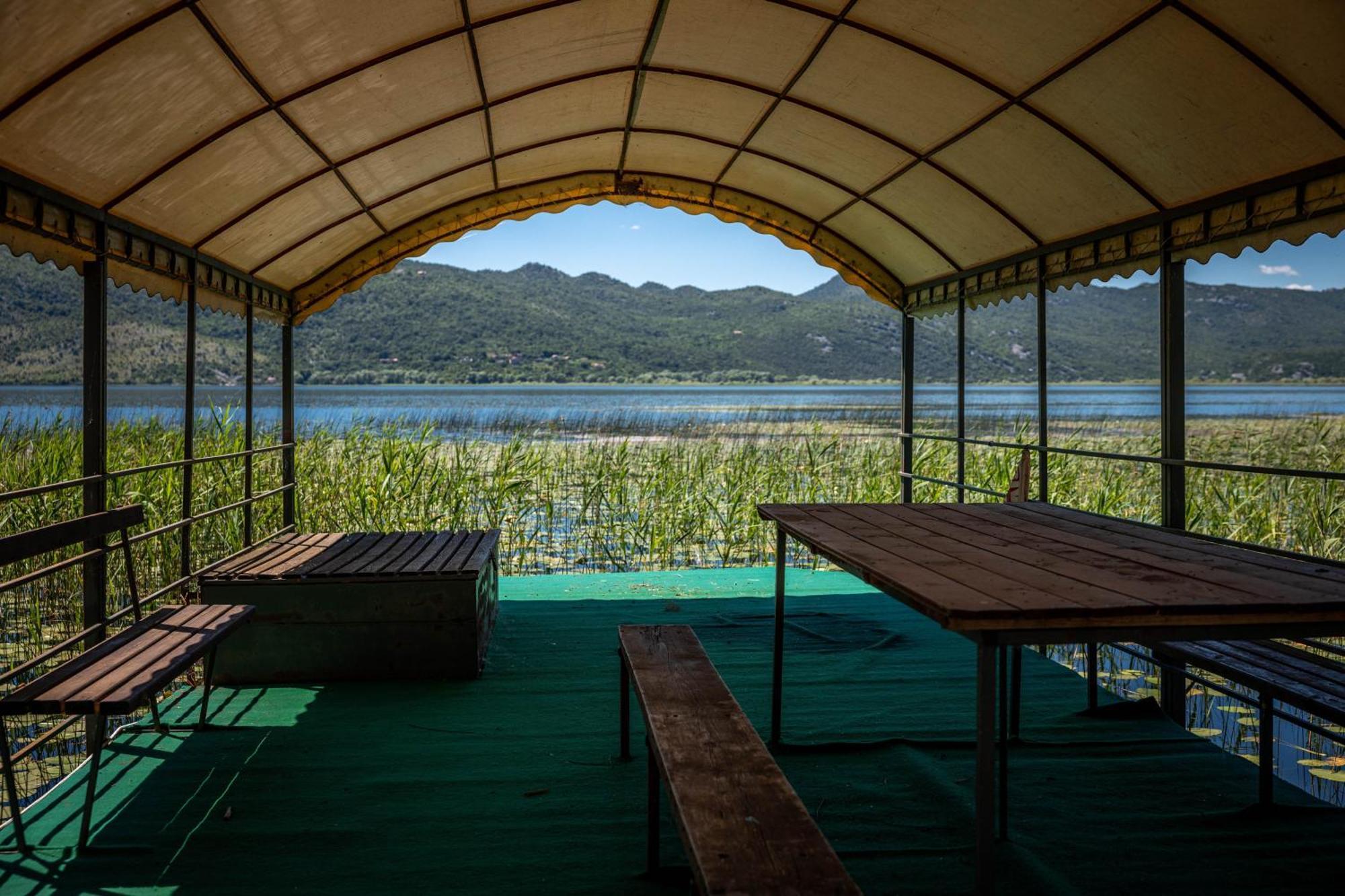 Boljesestre Lake Retreat Golubovci Экстерьер фото